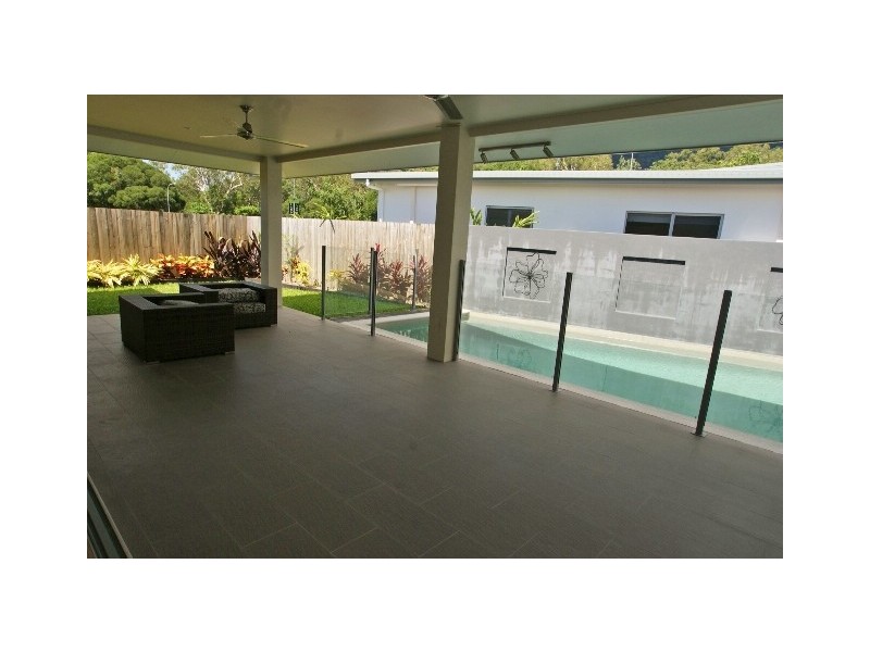 5 Billingai Close, Palm Cove QLD 4879