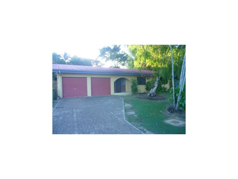10 Debbie Street, Trinity Park QLD 4879