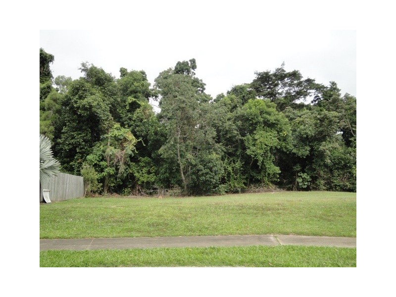 13 Muller Street, Palm Cove QLD 4879