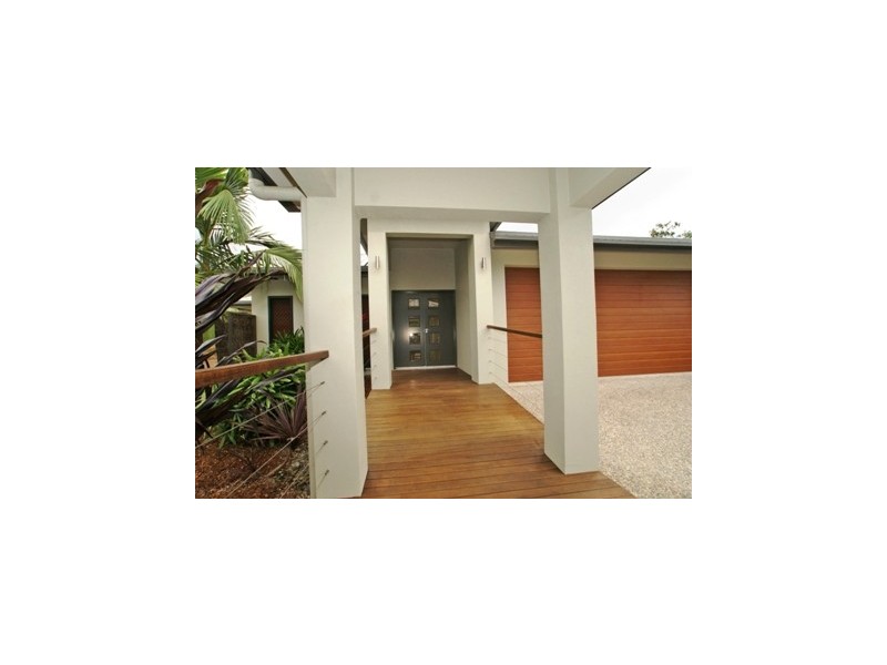 35 Aurelia Street, Palm Cove QLD 4879