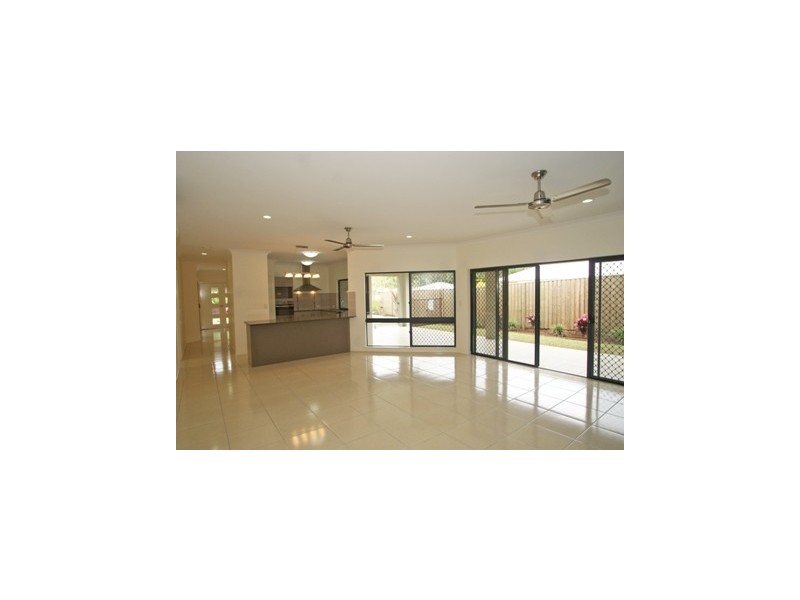 35 Aurelia Street, Palm Cove QLD 4879