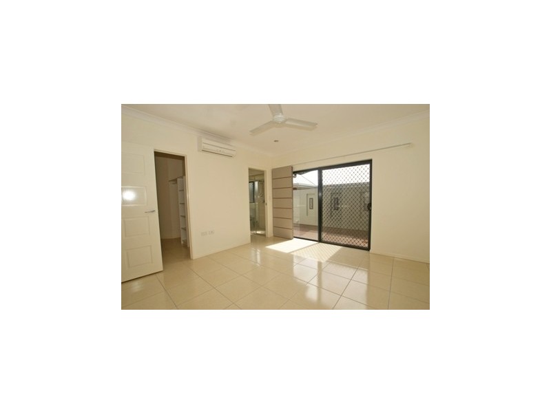 35 Aurelia Street, Palm Cove QLD 4879