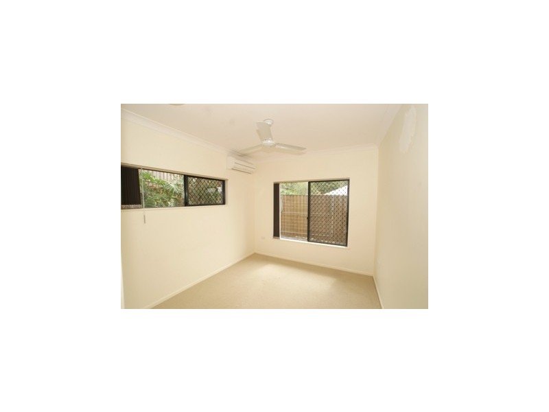 35 Aurelia Street, Palm Cove QLD 4879