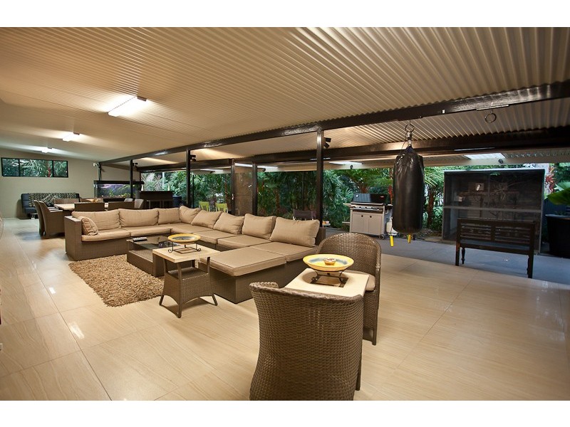 Palm Cove QLD 4879
