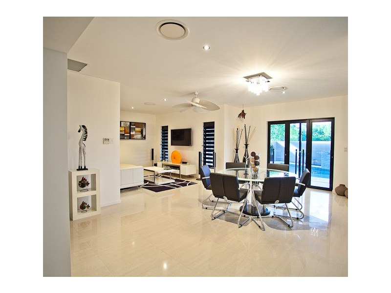 Palm Cove QLD 4879