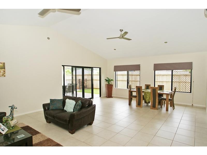 1 Catamaran Circuit, Trinity Beach QLD 4879