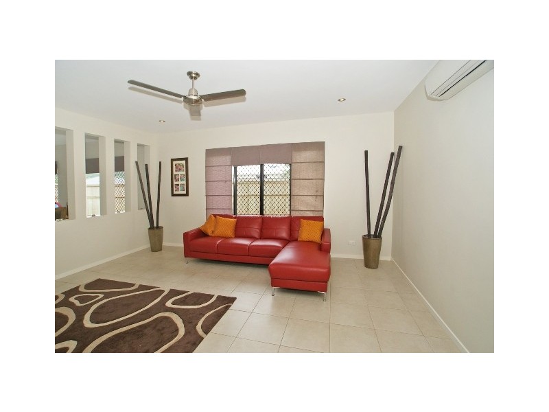 1 Catamaran Circuit, Trinity Beach QLD 4879