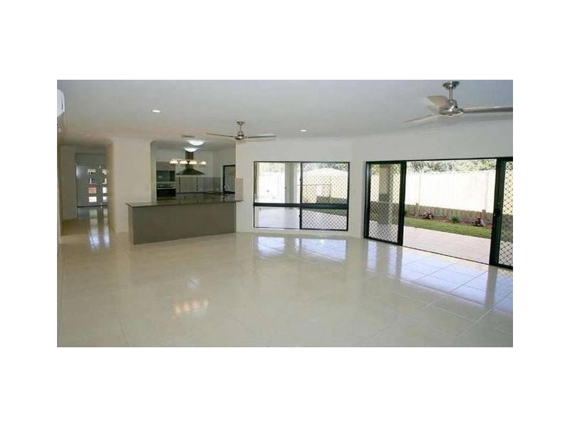 35 Aurelia Street, Palm Cove QLD 4879