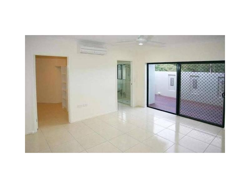 35 Aurelia Street, Palm Cove QLD 4879