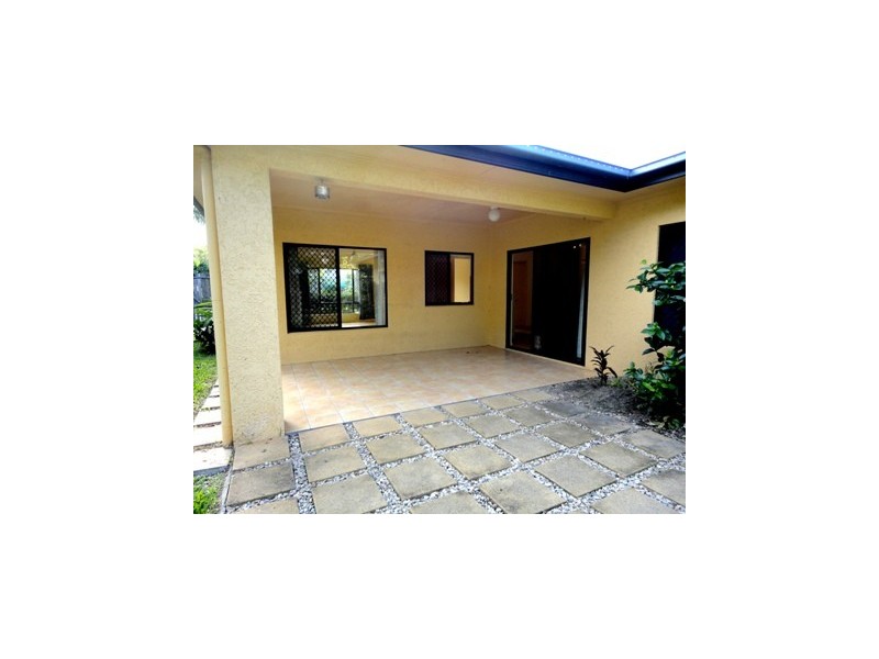 11 Helsdon Close, Clifton Beach QLD 4879