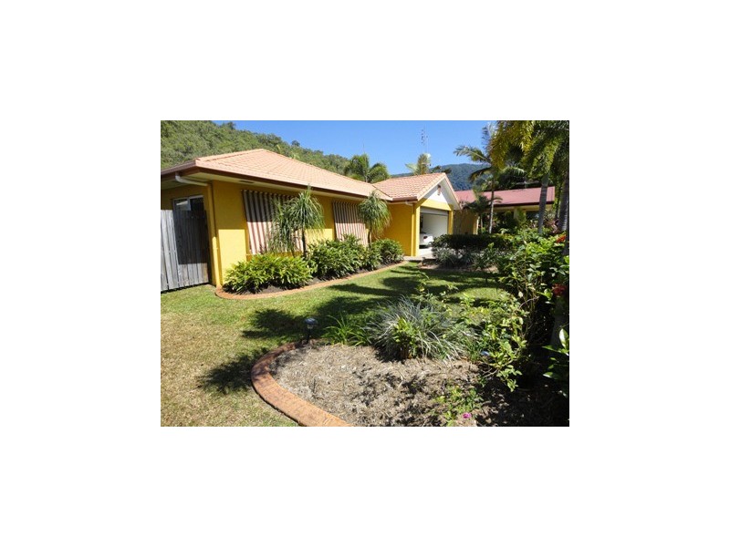11 Greenhaven Street, Clifton Beach QLD 4879