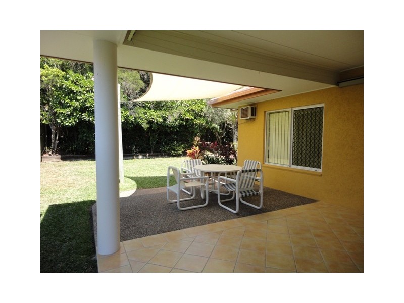 11 Greenhaven Street, Clifton Beach QLD 4879