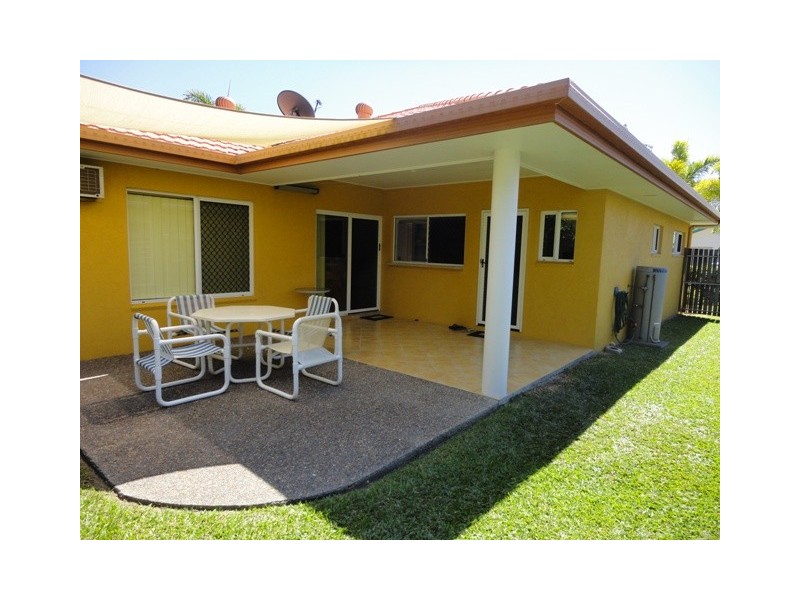 11 Greenhaven Street, Clifton Beach QLD 4879