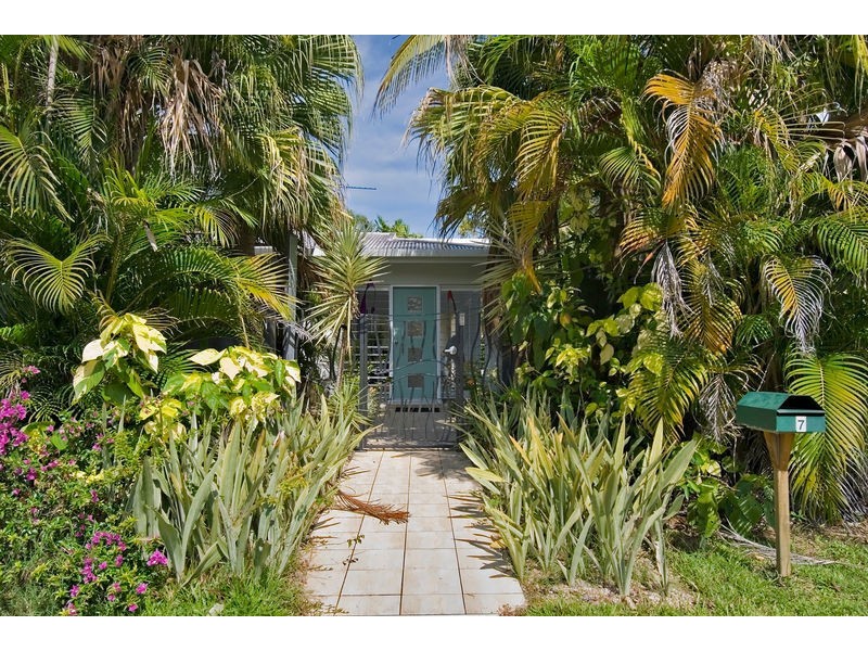 7 Albatross Street, Kewarra Beach QLD 4879