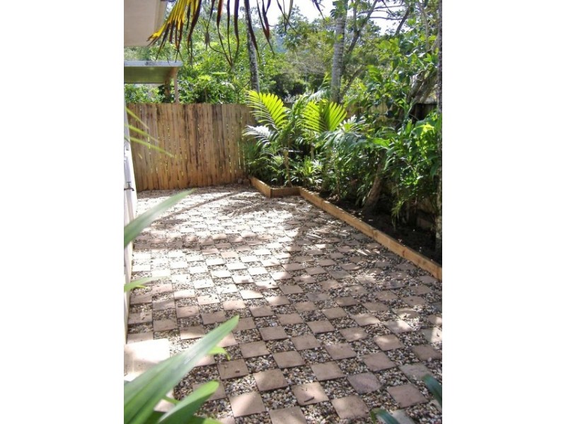8 Rainy Mountain Place, Smithfield QLD 4878