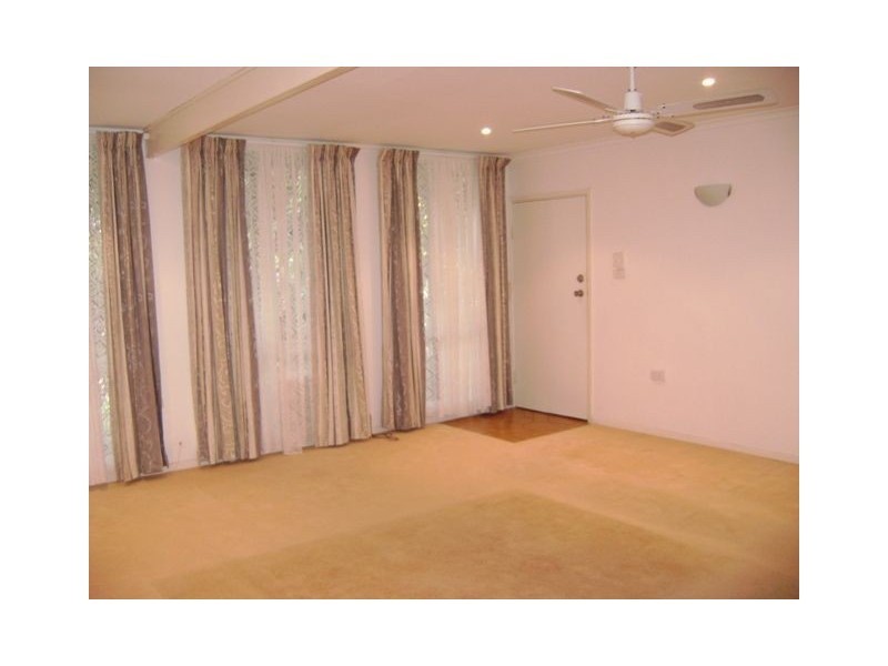 10 Hickory Street, Holloways Beach QLD 4878