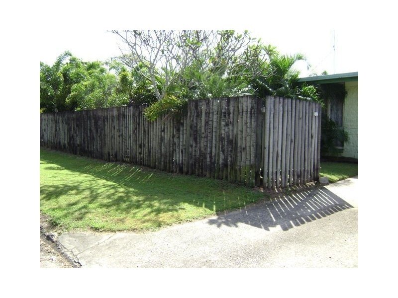 10 Hickory Street, Holloways Beach QLD 4878