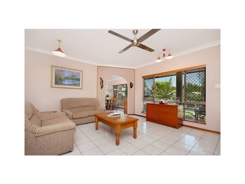 5 Ellwood Close, Kewarra Beach QLD 4879