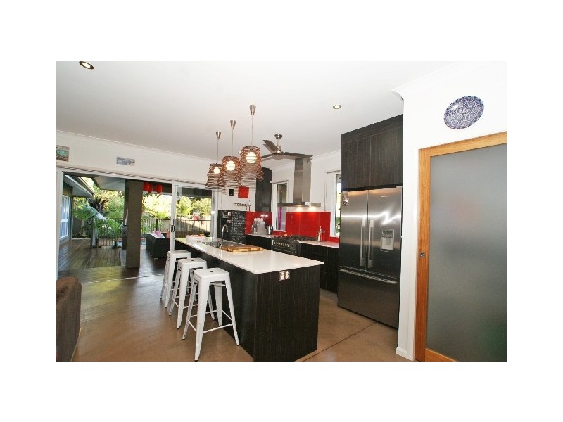 12 Muller Street, Palm Cove QLD 4879