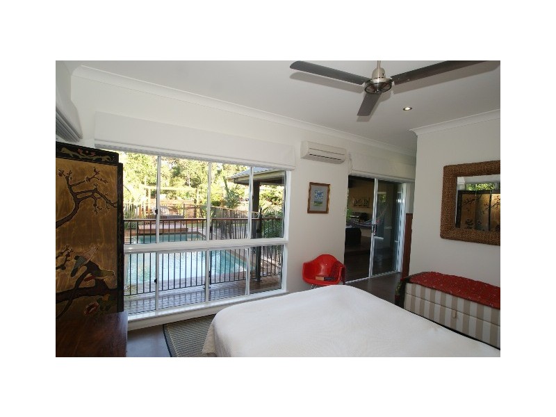 12 Muller Street, Palm Cove QLD 4879