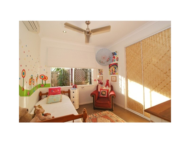 12 Muller Street, Palm Cove QLD 4879