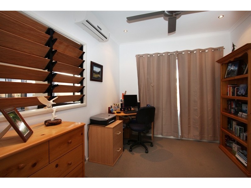 4 Quartzborough Promenade, Trinity Park QLD 4879