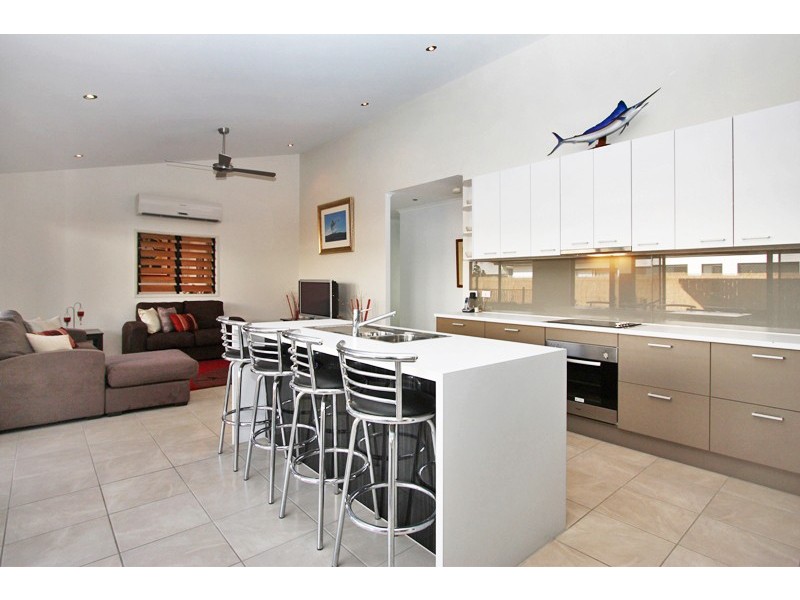 4 Quartzborough Promenade, Trinity Park QLD 4879