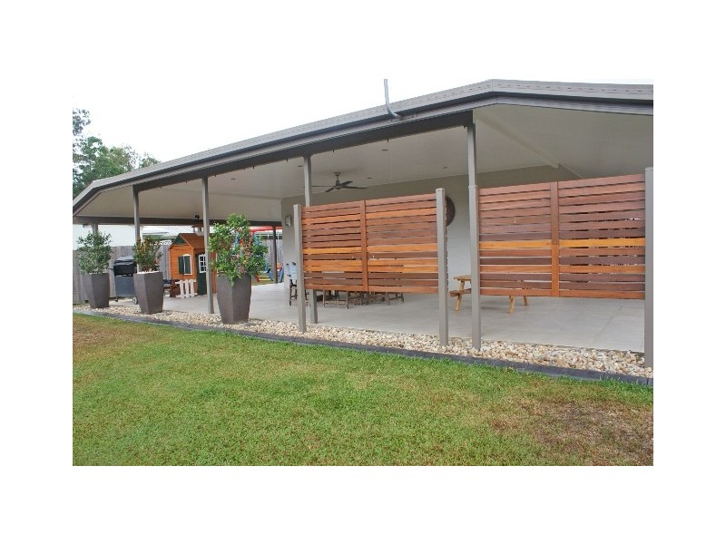 1 Escape Close, Clifton Beach QLD 4879
