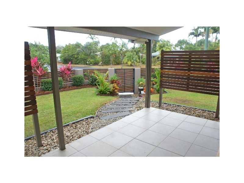 1 Escape Close, Clifton Beach QLD 4879