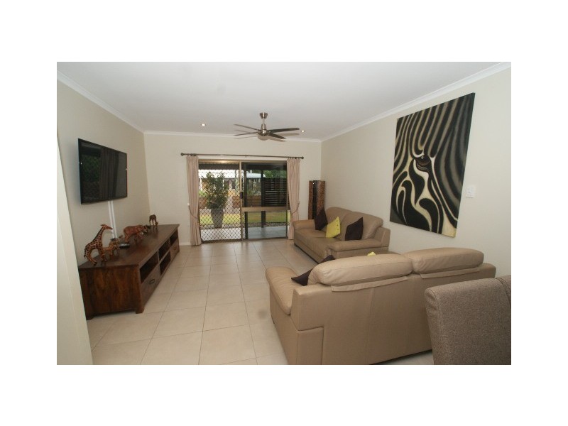 1 Escape Close, Clifton Beach QLD 4879