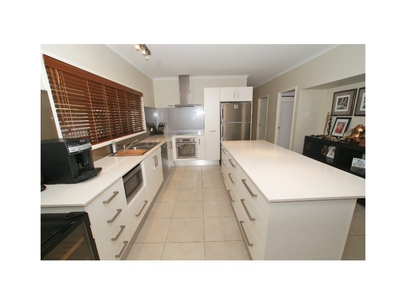 1 Escape Close, Clifton Beach QLD 4879