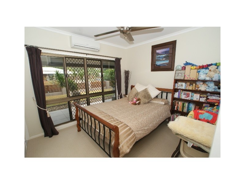 1 Escape Close, Clifton Beach QLD 4879