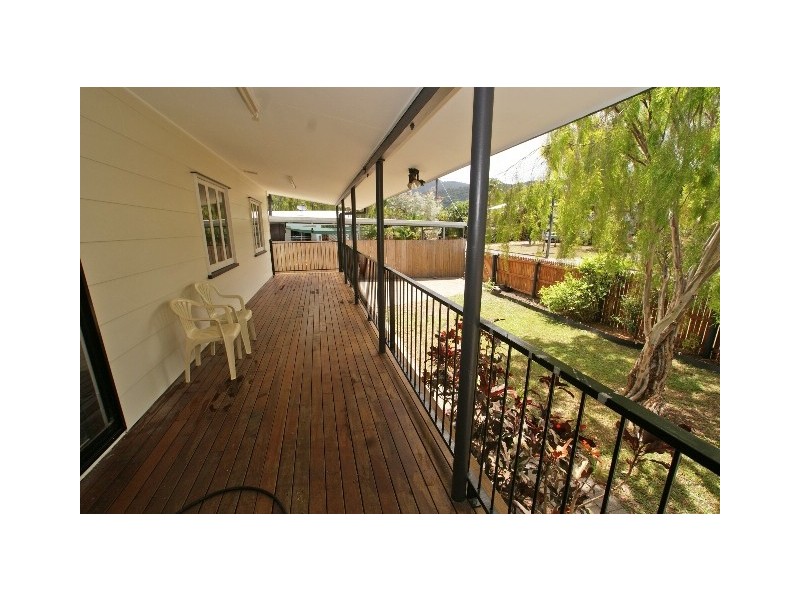 11 Napier Street, Trinity Park QLD 4879