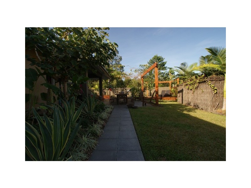 12 Muller Street, Palm Cove QLD 4879