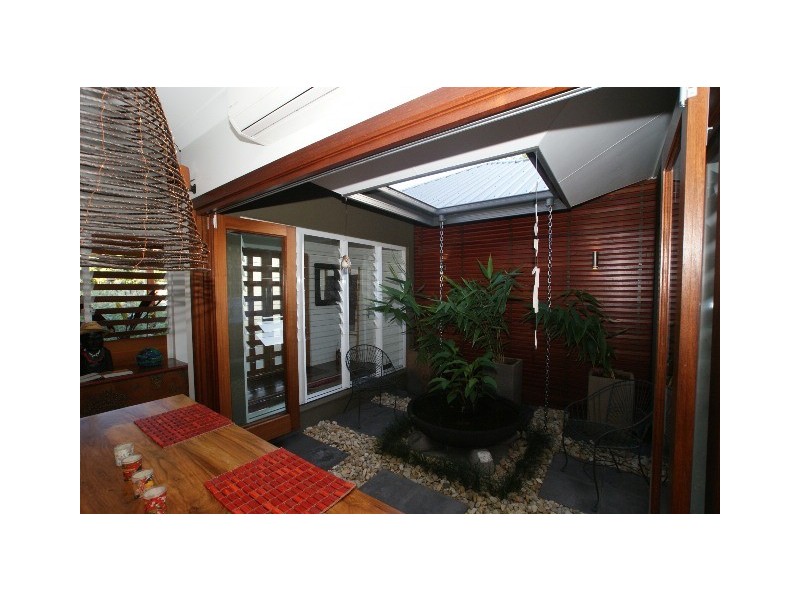 12 Muller Street, Palm Cove QLD 4879