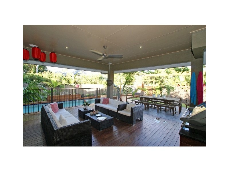 12 Muller Street, Palm Cove QLD 4879