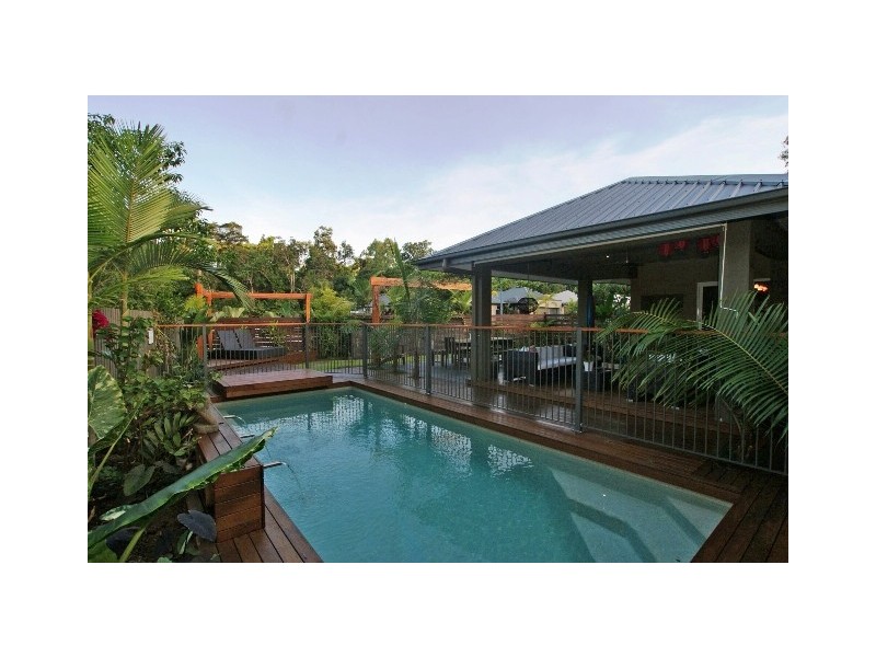 12 Muller Street, Palm Cove QLD 4879