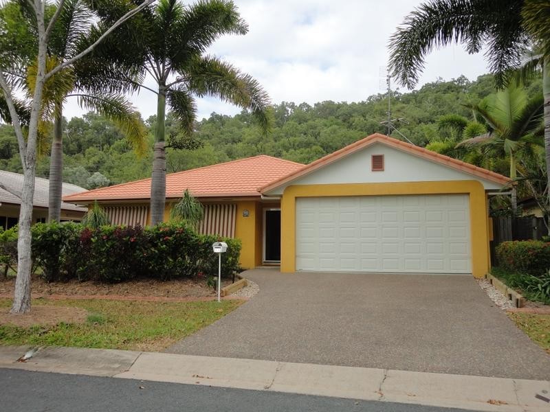 11 Greenhaven Street, Clifton Beach QLD 4879