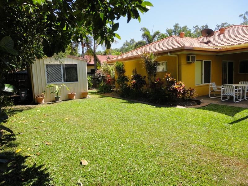 11 Greenhaven Street, Clifton Beach QLD 4879