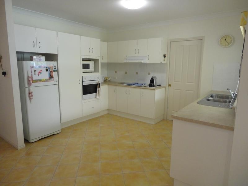 11 Greenhaven Street, Clifton Beach QLD 4879