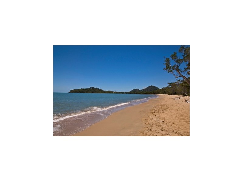 5 UPOLU ESPLANADE, Clifton Beach QLD 4879
