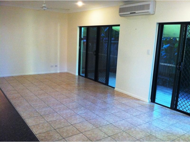 6/24 Old Smithfield Road, Freshwater QLD 4870
