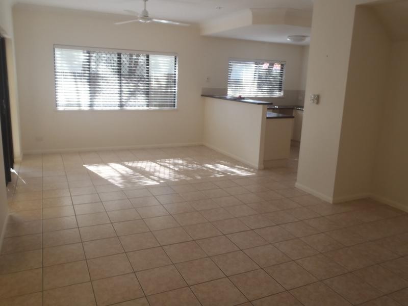 6/24 Old Smithfield Road, Freshwater QLD 4870