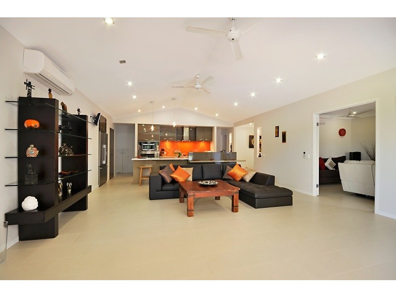 14 Retreat Close, Palm Cove QLD 4879