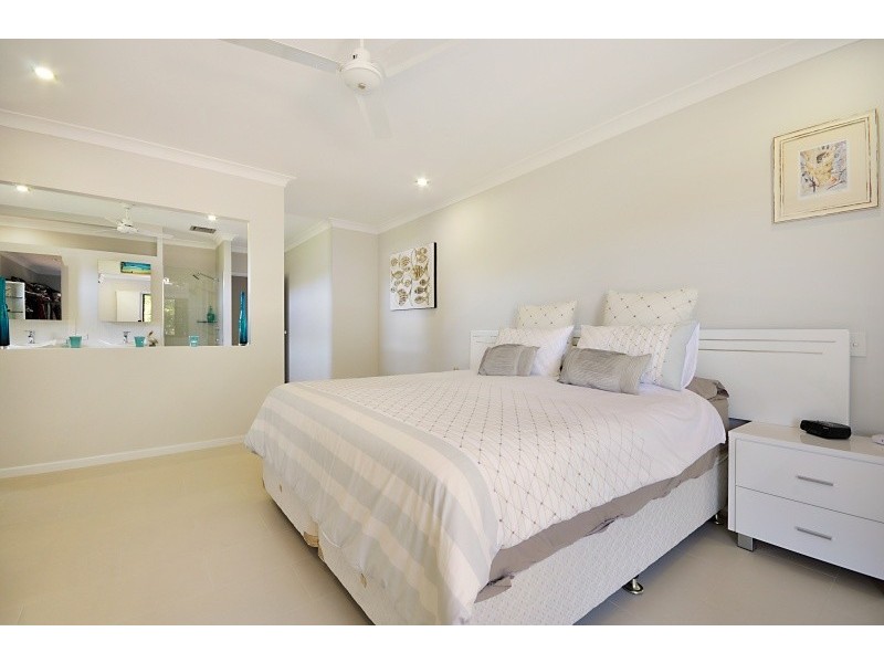 14 Retreat Close, Palm Cove QLD 4879