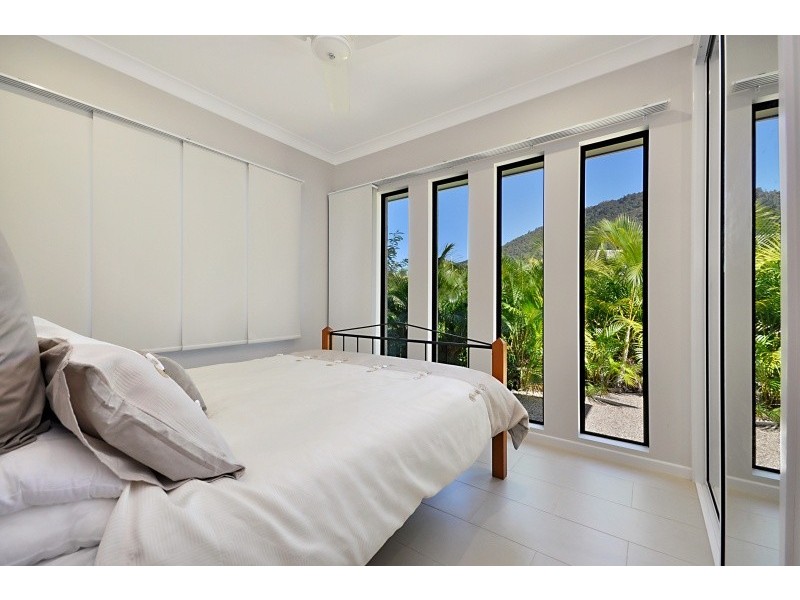 14 Retreat Close, Palm Cove QLD 4879