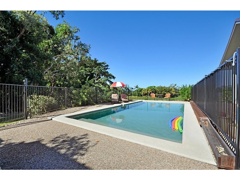 14 Retreat Close, Palm Cove QLD 4879