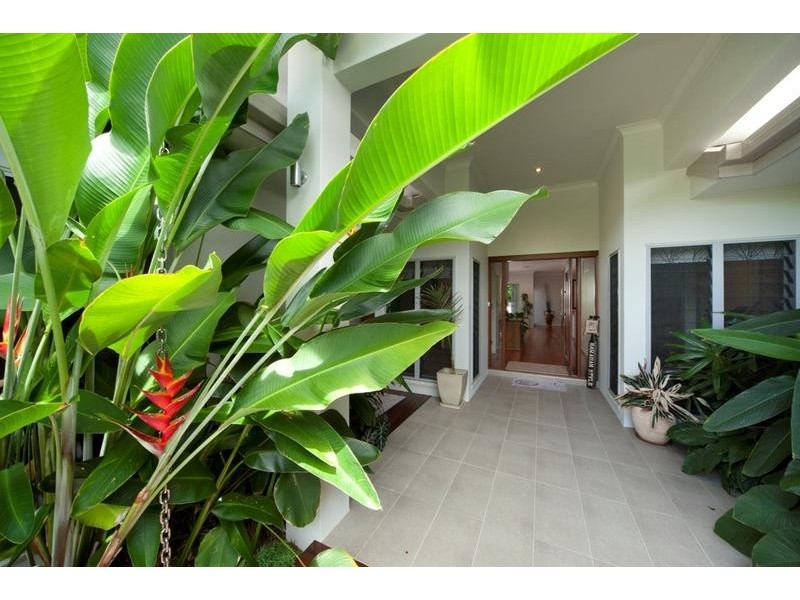 21 Muller Street, Palm Cove QLD 4879