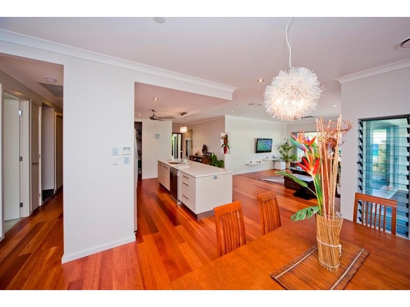 21 Muller Street, Palm Cove QLD 4879