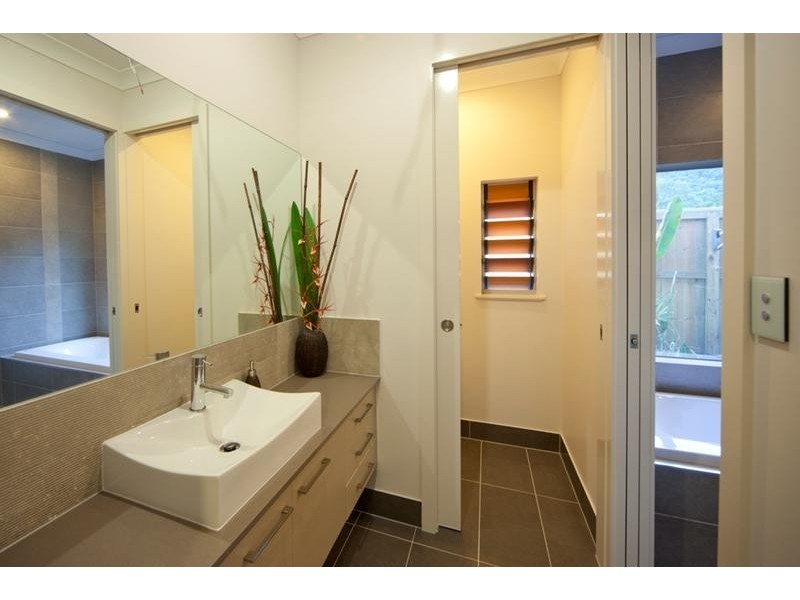 21 Muller Street, Palm Cove QLD 4879